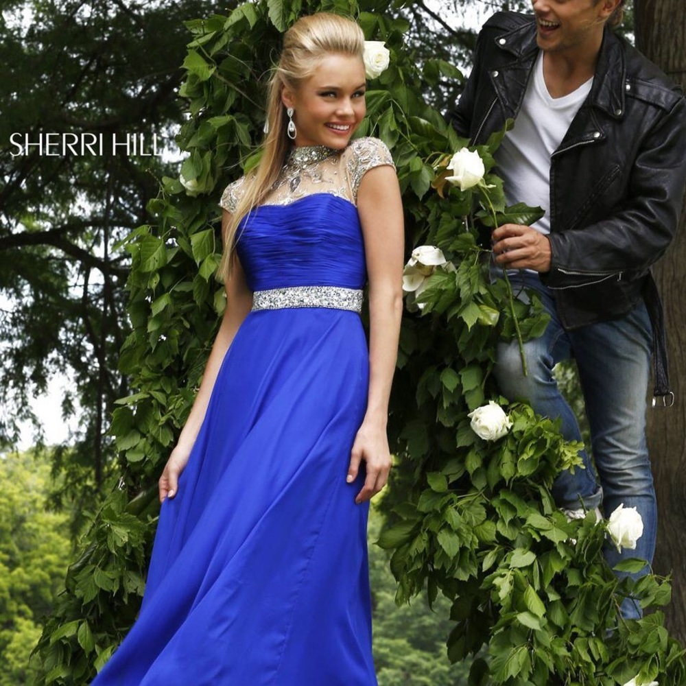 Georgeous Open Back Sherri Hill Prom Dress - Picture 2 of 5