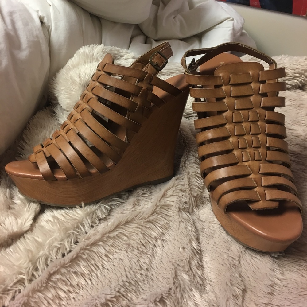 Tan leather wedges