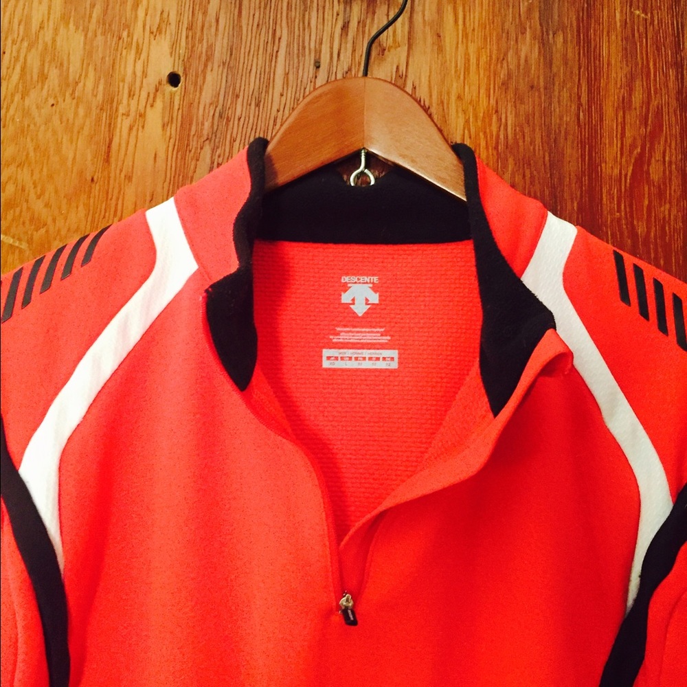 MEN'S Descente. Red Base Layer.