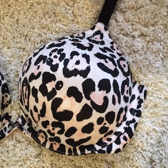 Victoria's Secret Intimates & Sleepwear - Victoria's Secret Leopard Bra with Embellishments Victoria's Secret Intimates & Sleepwear - Victoria's Secret Leopard Bra with Embellishments