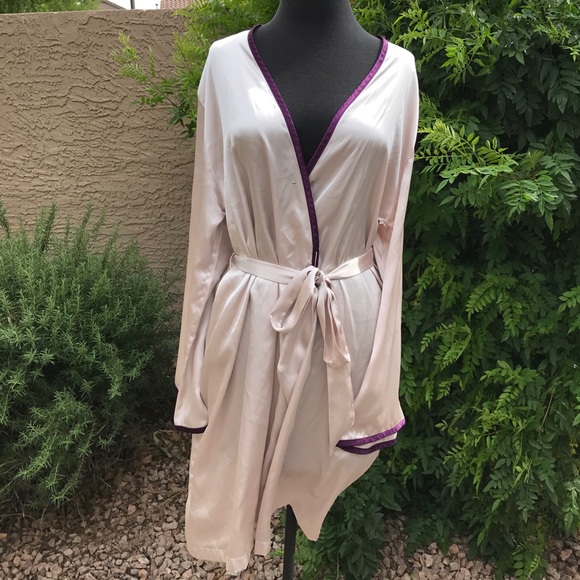 Jones New York Other - Soft Jones New York Robe 🌸