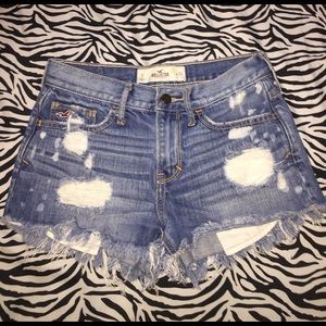Destroyed high waisted Hollister shorts