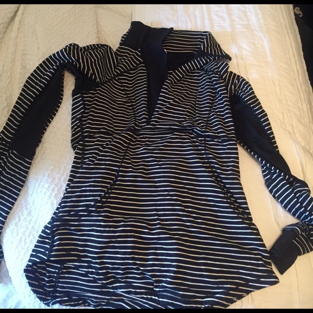 Lululemon pull over top