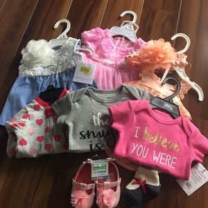 8 piece 0-3 month baby girl mix!