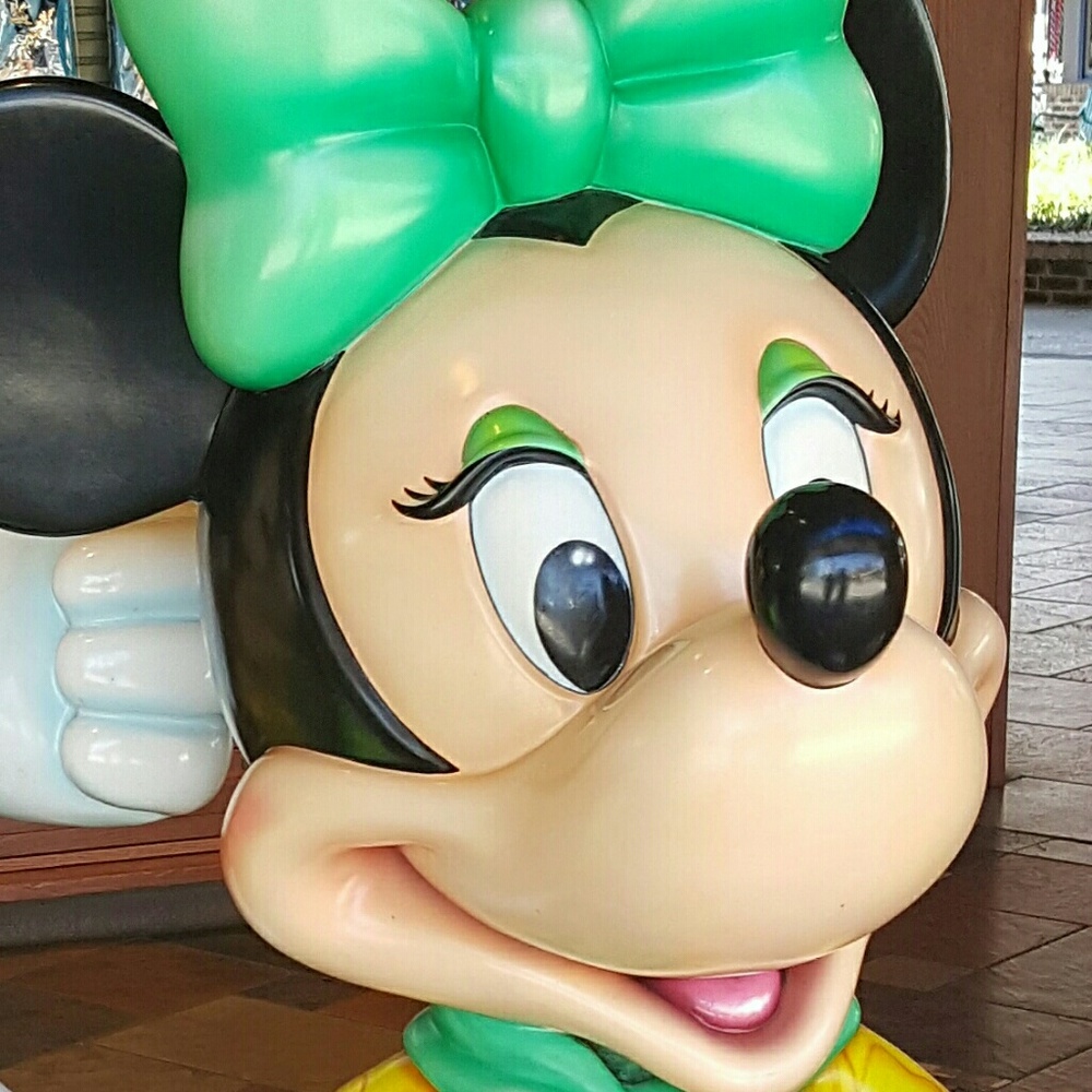 Meet your Posher, Demetria