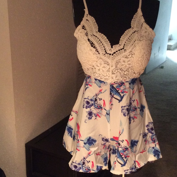 Brand new romper - Picture 3 of 3