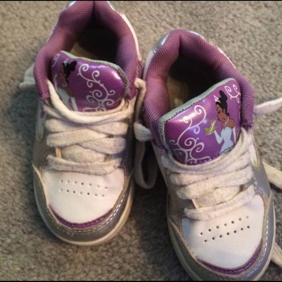 Disney princesse Other - Girls princess shoes size 7 toddler