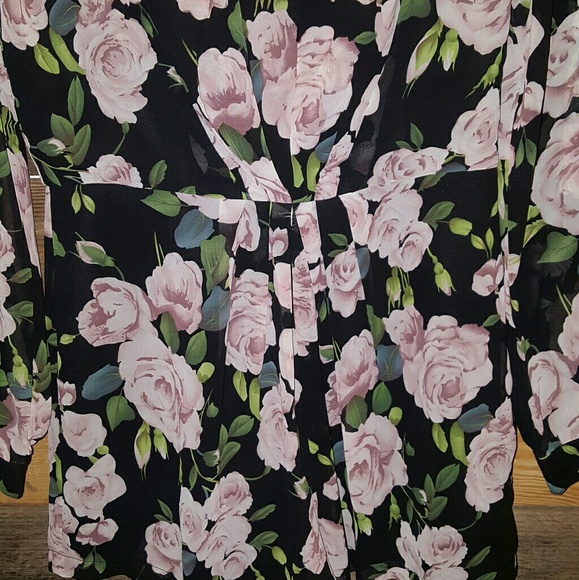 FLORAL BLACK ROMPER - Picture 3 of 7