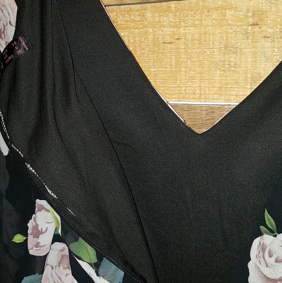 FLORAL BLACK ROMPER - Picture 6 of 7