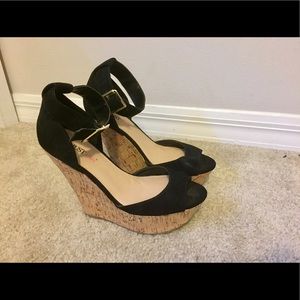 Black wedges