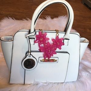 White handbag 👜