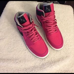 NWT Jordan retro high tops