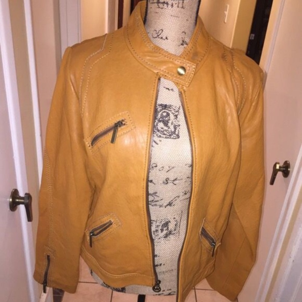 Great conditions only worn twice brand new