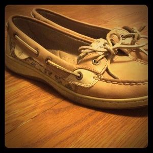 Sperry top sliders
