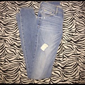 Light wash Hollister low rise super skinny jeans