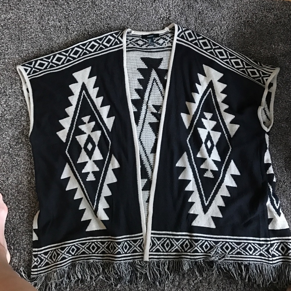 NWOT Forever 21 Tribal print sweater Kimono