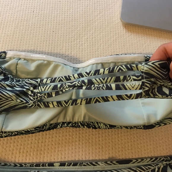 Volcom bikini set - Picture 2 of 3