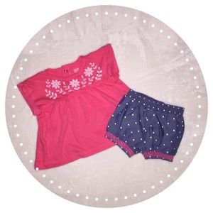 2-piece Carters outfit🌺