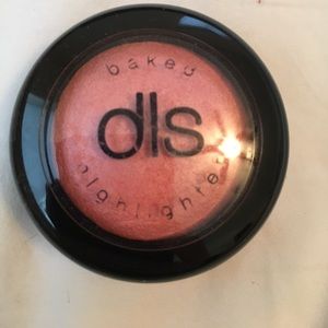 Dirty Little Secret baked highlighter