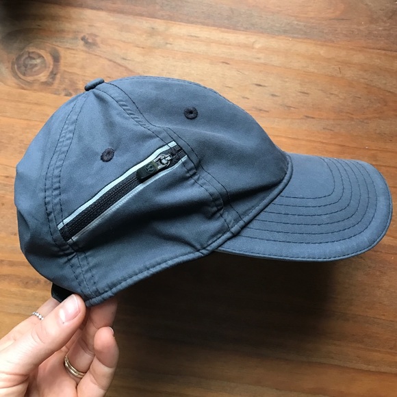 running hat with pocket