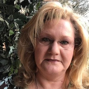 Meet your Posher, Michele