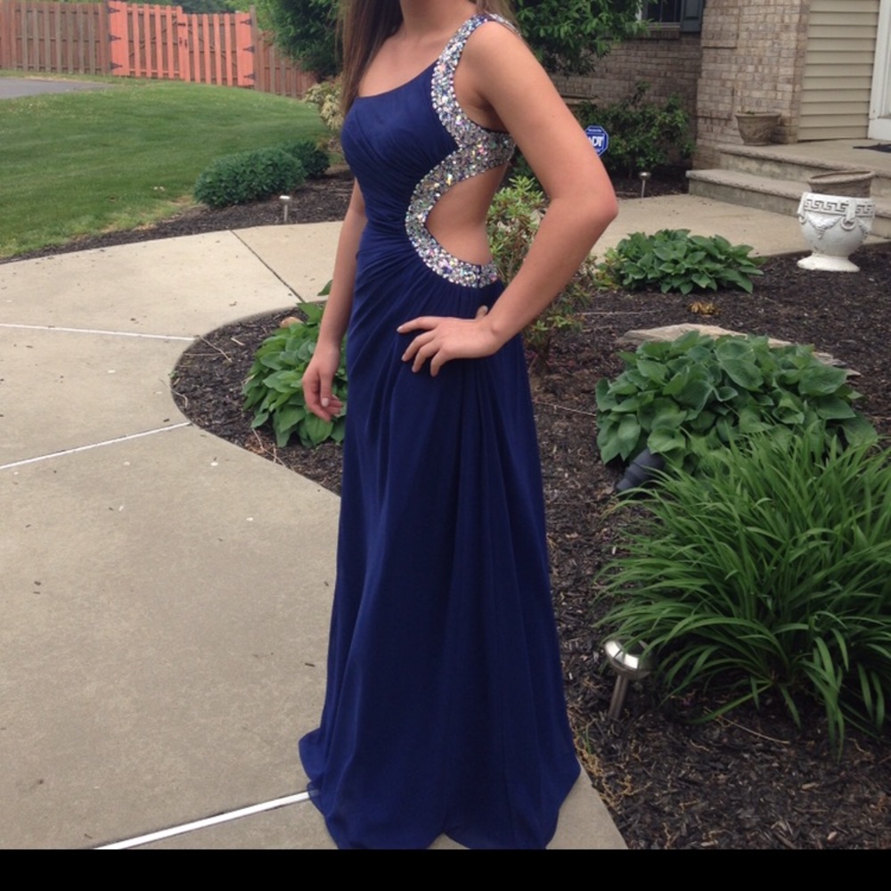 Worn only once! Faviana Navy Prom Dress Size 6