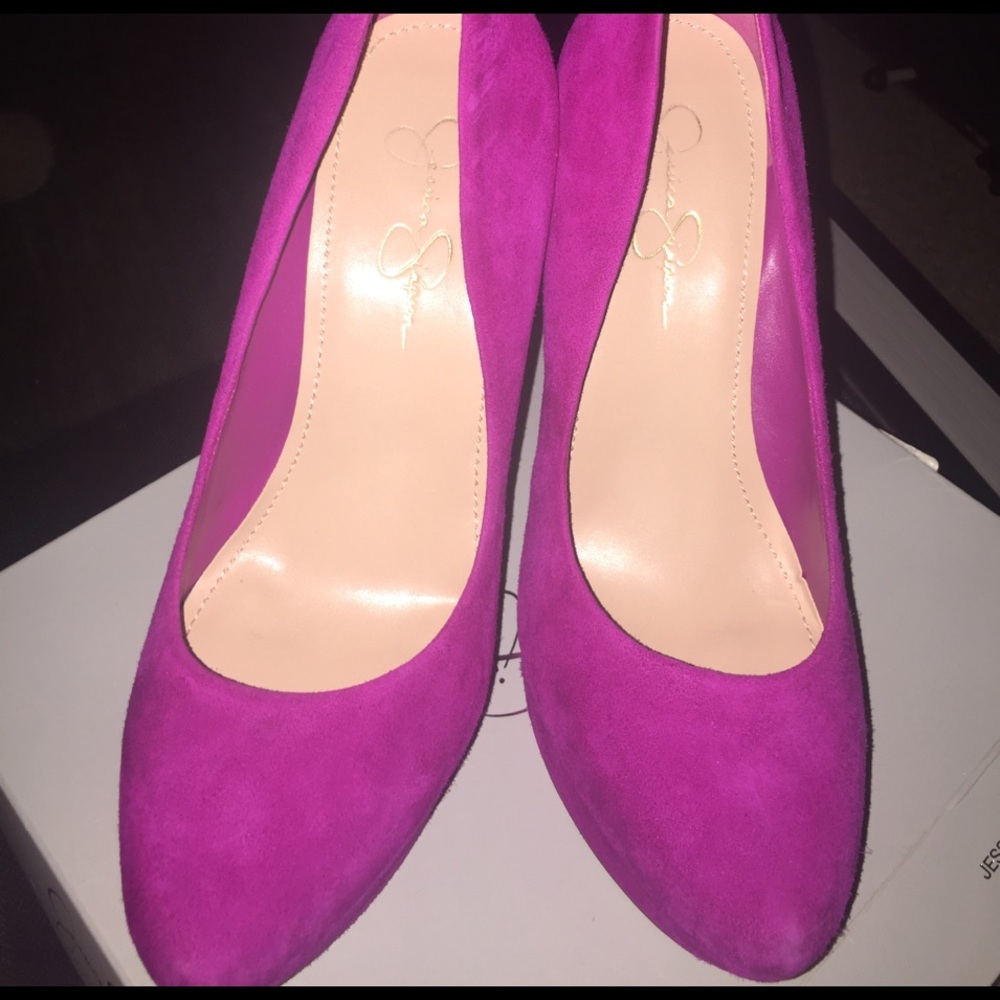 Jessica Simpson pumps