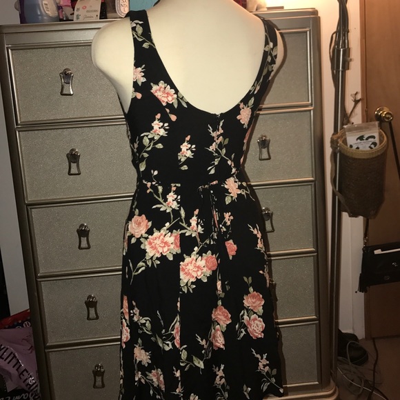 🖤🌹🖤Forever21 90's style Sundress 🖤🌹🖤 - Picture 3 of 3