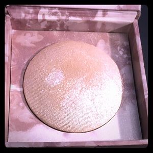 Urban Decay Naked Illuminated Shimmering Powder