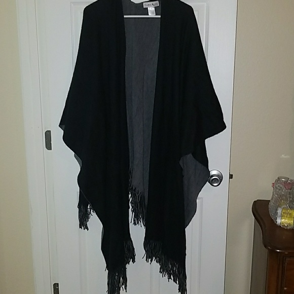 Reversible Black/Grey Shawl - Picture 1 of 2