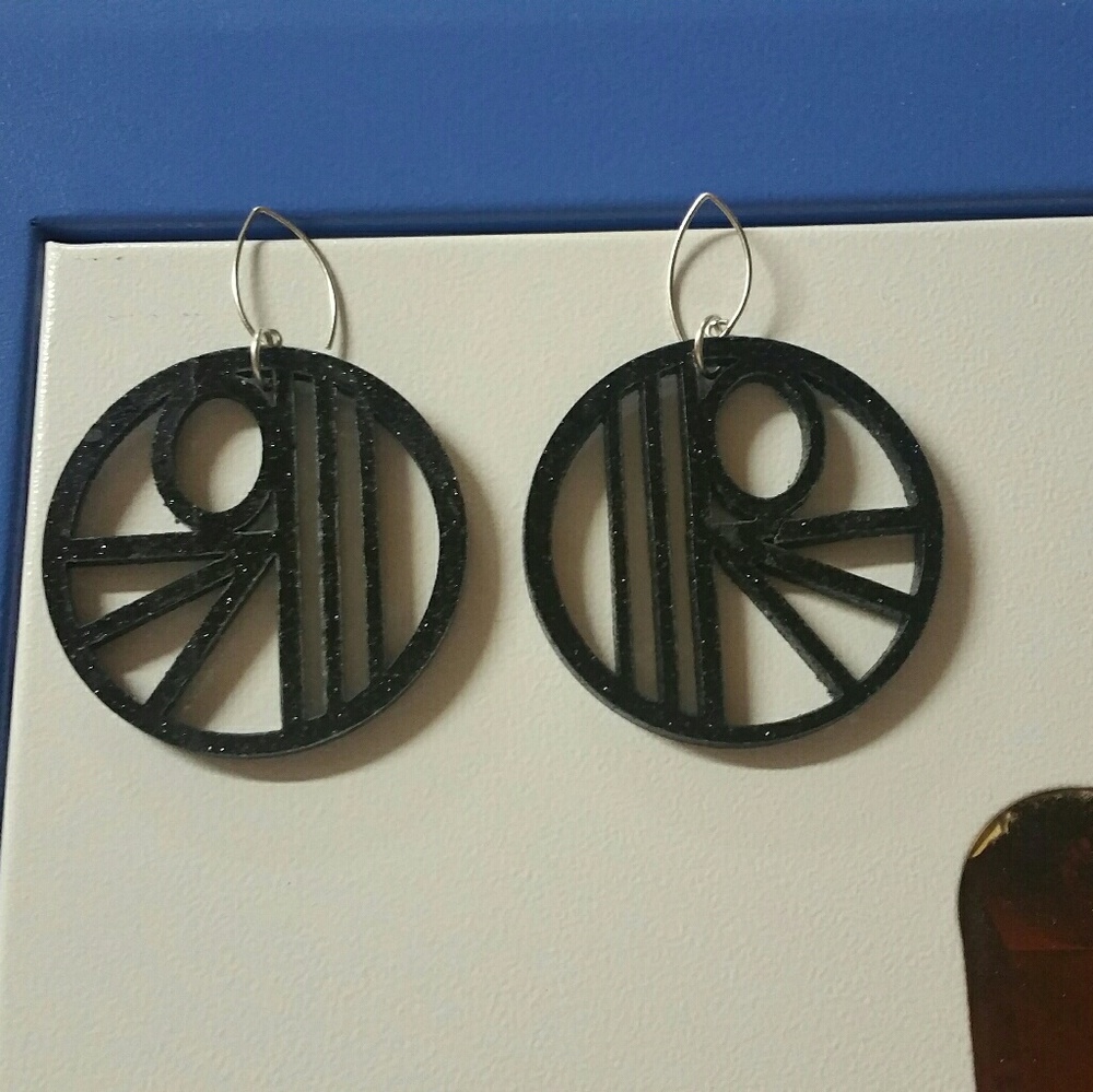 Black Dangle