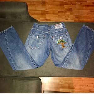 NWOT True Religion embroidered Jeans size 31.
