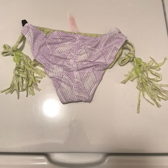 Victoria's Secret reversible cheeky bottom - Picture 2 of 8