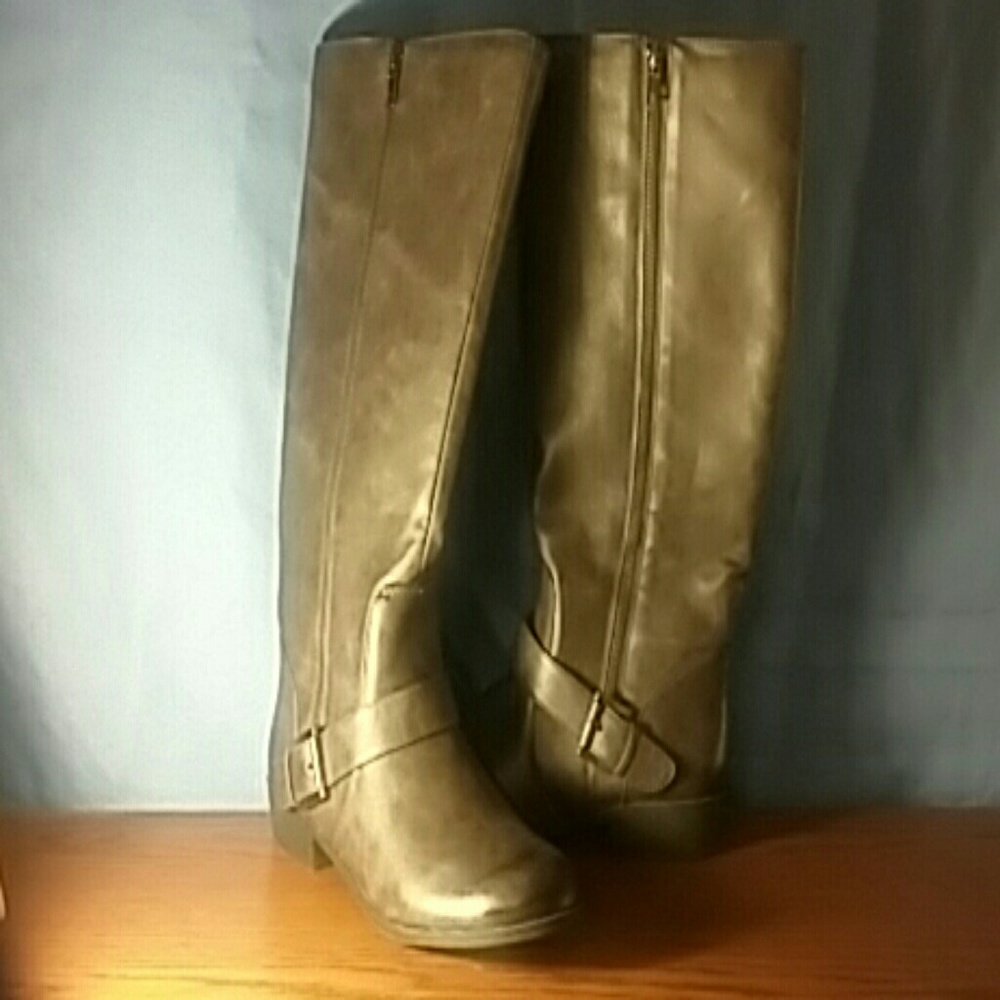 Quality Naturalizer Boots