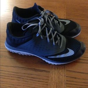 Nike tennis running gym shoes black grey 9 or 9.5