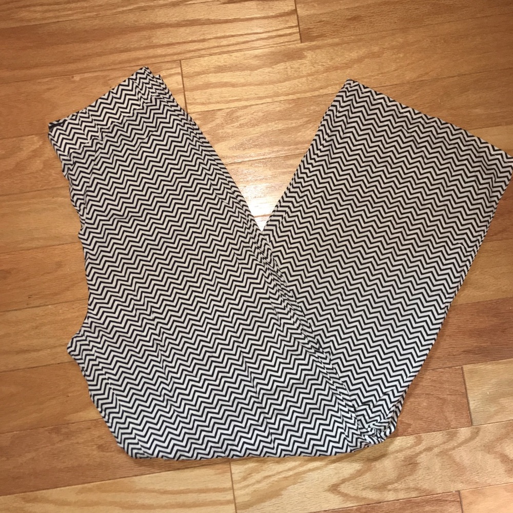 Forever 21 chevron pattern wide leg pants