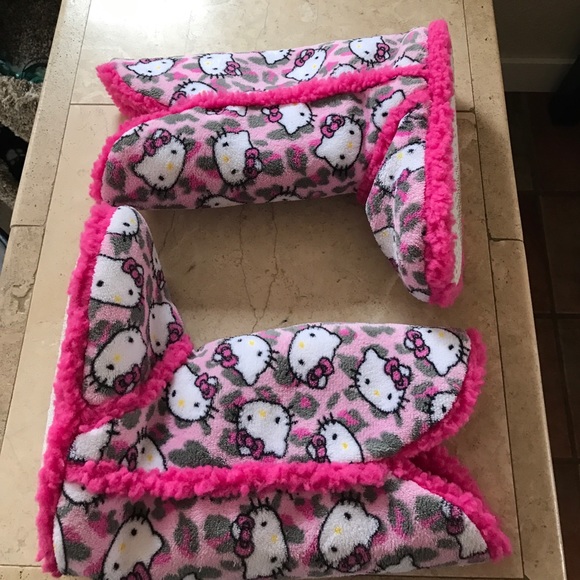 Hello Kitty Shoes - 🎀Hello Kitty Slippers🎀