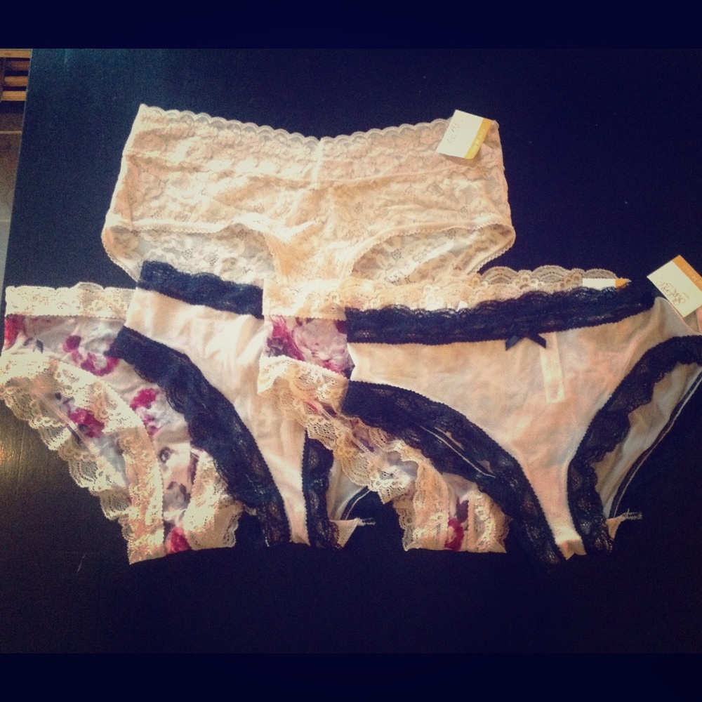 New set of 5 mesh and lace hipster panties medium