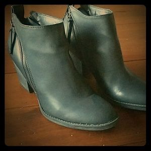 DV by Dolce Vita Double Zipper Ankle Boots Size 10