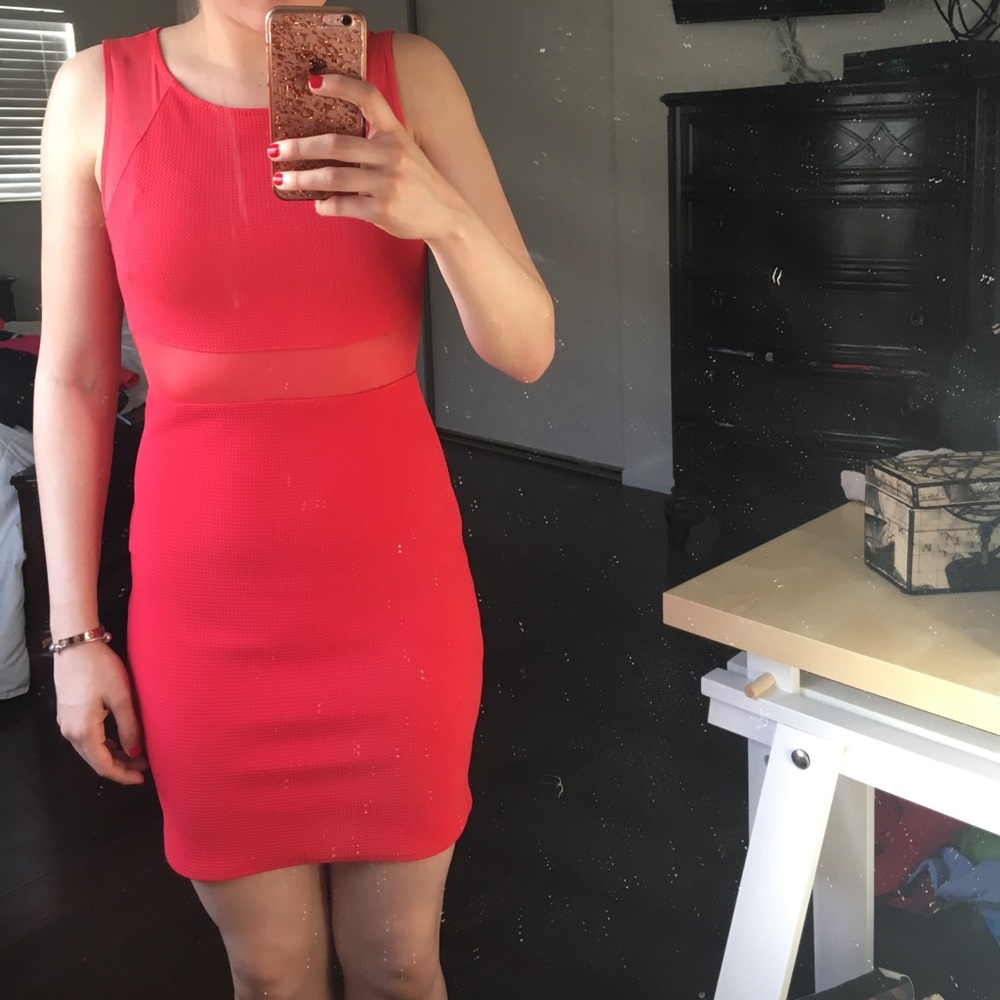 Red mini ๐ - Picture 3 of 5