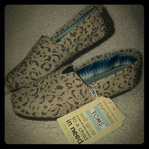 New Classics Snow Leopard TOMS Shoes