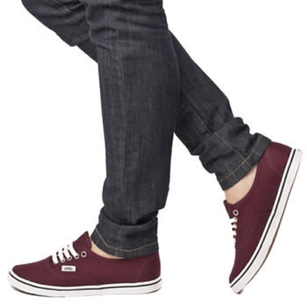Maroon Vans ♠️