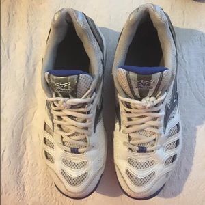 Mizuno women's volleyball shoes