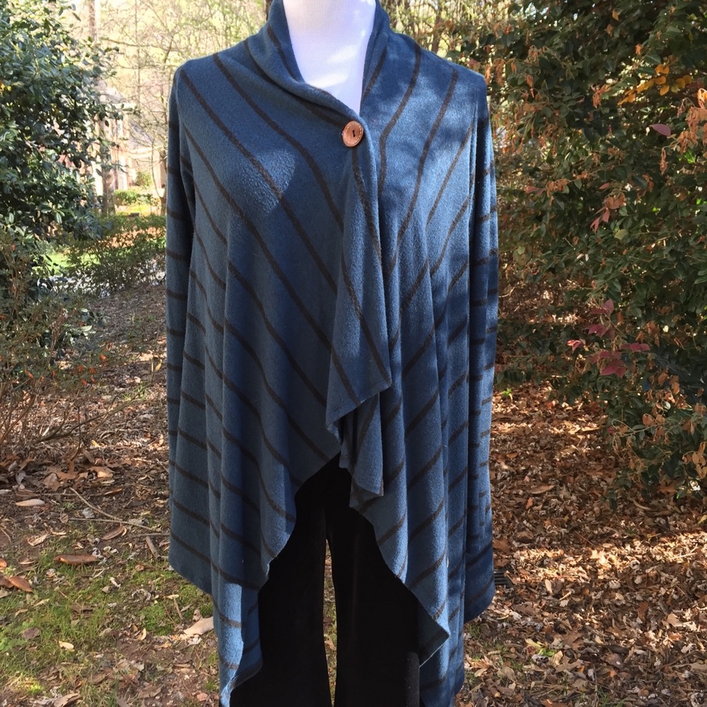 Teal and black cardi. One button