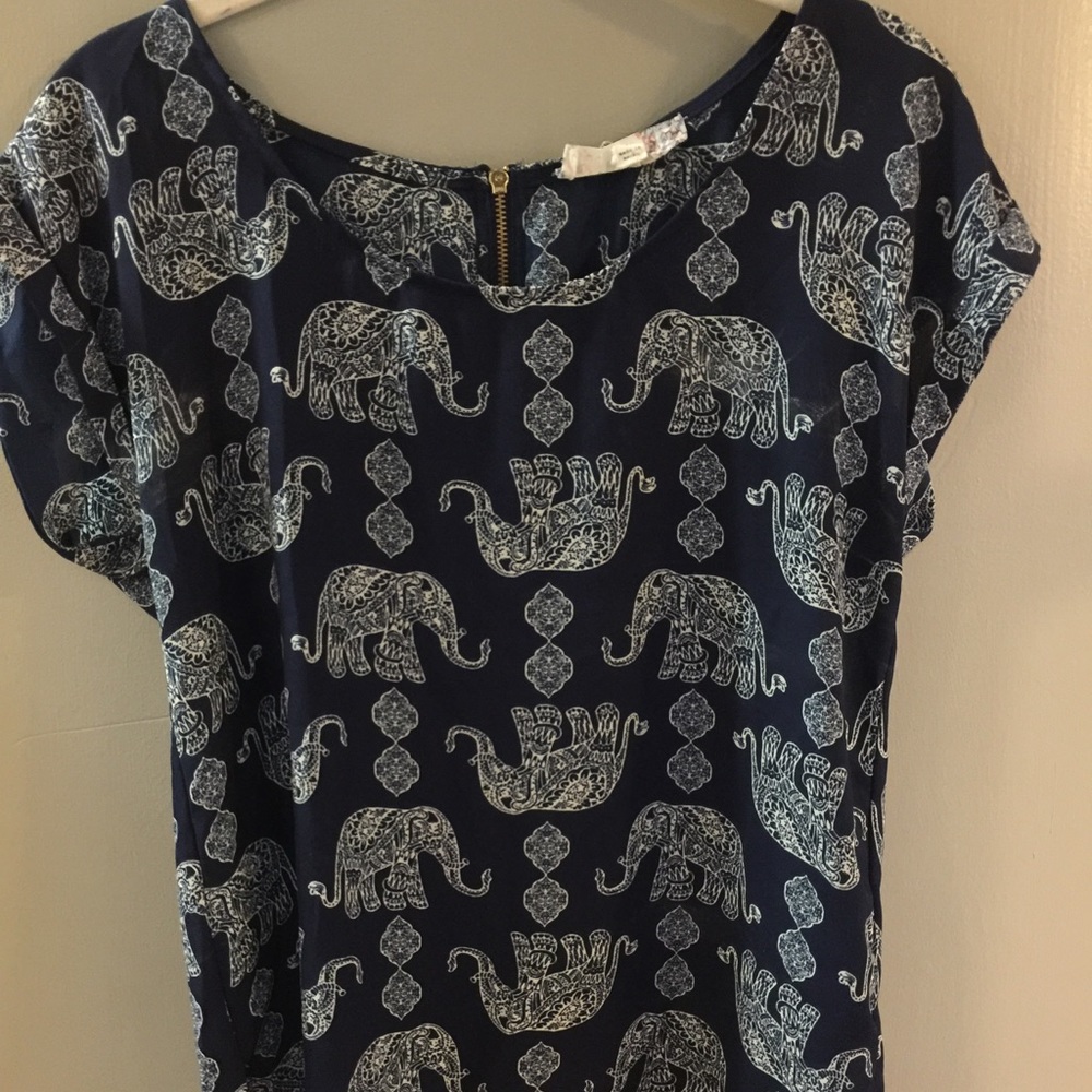 zippered back elephant blouse size M