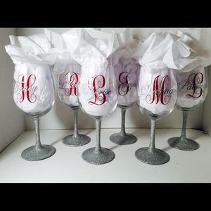 Bridesmaids glasses!
