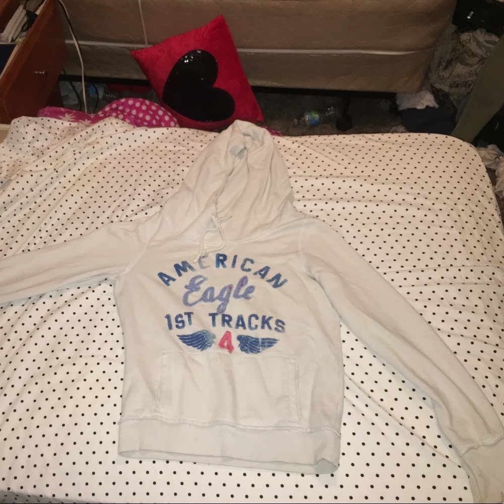 White American Eagle Sweatshirt