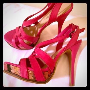 Fergie Brand! FUCHSIA PERFECT HEELS. 7.5
