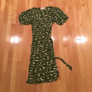 Printed wrap dress