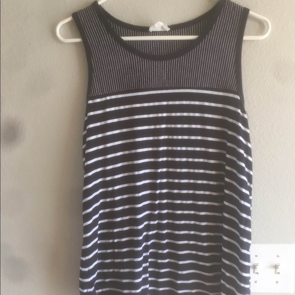 Lucy and Laurel blue and white tank, M